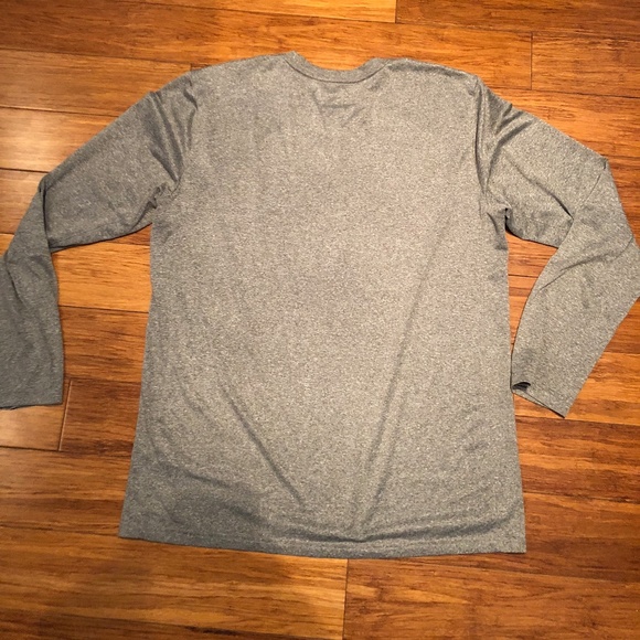 Nike Dri-Fit performance long sleeve - Picture 5 of 5